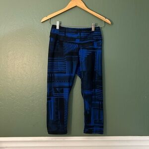 Lucy Blue Abstract Print Cropped Leggings | Size S